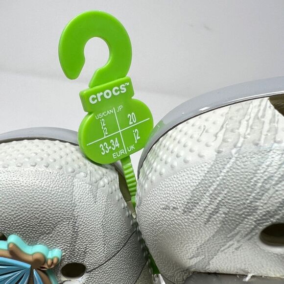 New Crocs Star Wars Baby Yoda Mandalorian Classic Clogs with Jibbitz Sz J2 - Picture 9 of 12